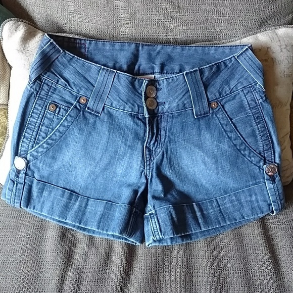 True Religion Pants - True religion sz 27 women's shorts True Religion Pants - True religion sz 27 women's shorts